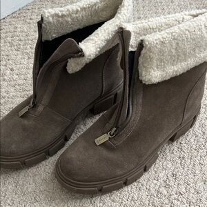 Blondo Taupe Suede Winter Boots with Cream Lining waterproof